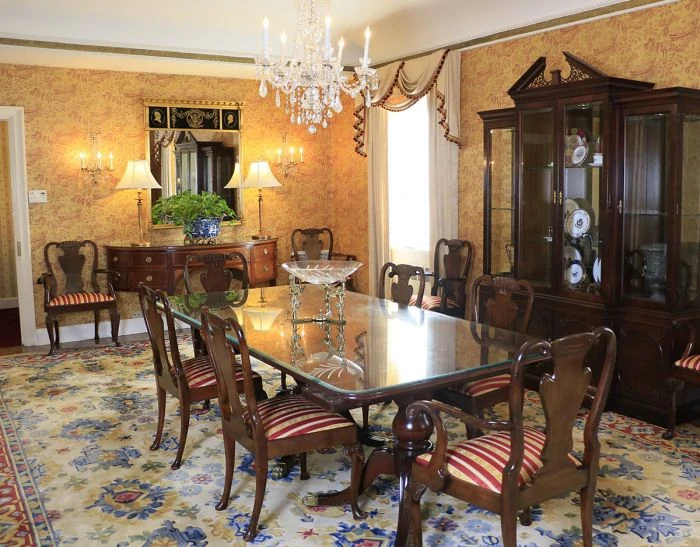 At Auction in October 2020: Waldorf-Astoria New York’s Objets d’Art And Fine Furnishings